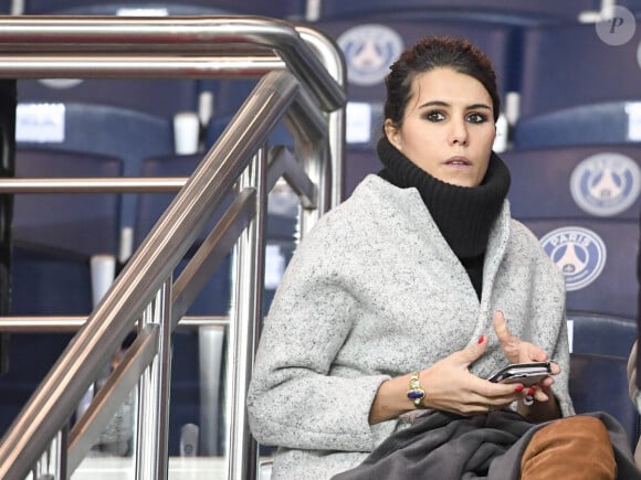 Karine Ferri - Karine Ferri encourage son compagnon Yoann Gourcuff lors du match Psg-Rennes au Parc des Princes à Paris le 6 novembre 2016. (victoire 4-0 du Psg) © Pierre Perusseau/Bestimage