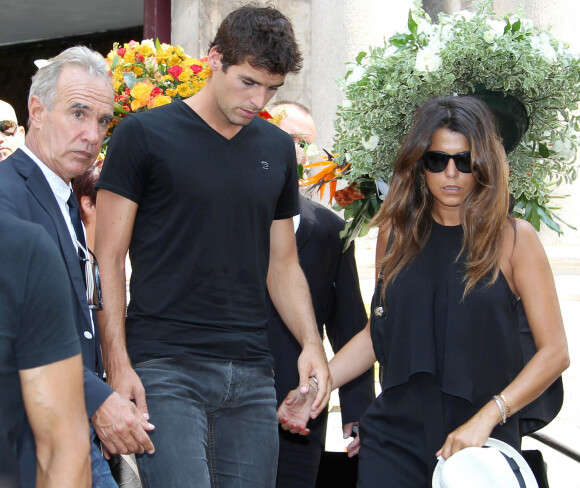 Un troisième enfant attendu et chéri, comme l'animatrice l'a montré sur son compte Instagram
 
Yoann Gourcuff et sa compagne Karine Ferri - A Cannes, les sportifs rendent un dernier hommage à Tiburce Darou le 10 juillet 2015.