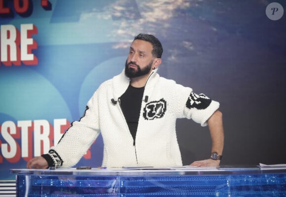 Exclusif - Cyril Hanouna sur le plateau de l'émission Touche pas à mon poste (TPMP) diffusée en direct sur C8 le 13 février 2023. © Jack Tribeca / Bestimage