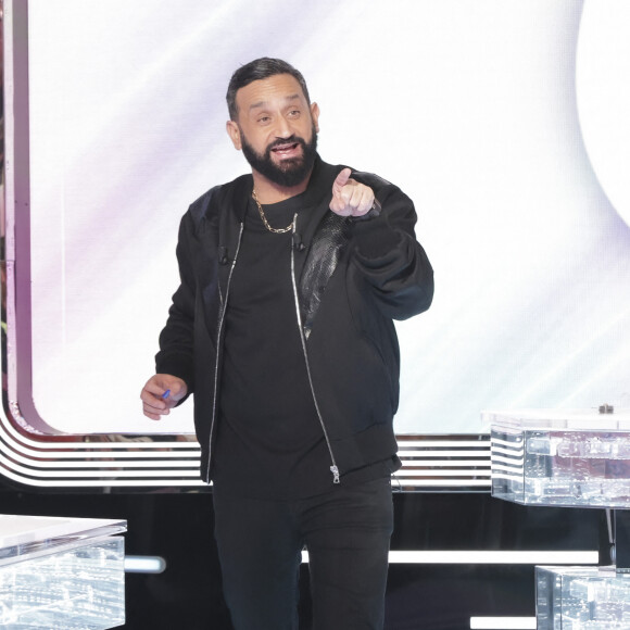 Exclusif - Cyril Hanouna sur la plateau de l'émission Touche pas à mon poste (TPMP) diffusée en direct sur C8 le 7 février 2023 © Jack Tribeca / Bestimage