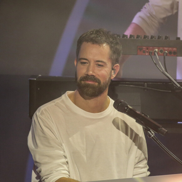 C'est une journée qui se veut joyeuse mais qui est difficile à vivre pour Emmanuel Moire depuis une dizaine d'années maintenant 
Exclusif - Emmanuel Moire en concert au théâtre du Casino Barrière de Lille. © Stéphane Vansteenkiste/Bestimage