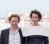 A tel point qu'elle continue de collaborer avec eux
Mathieu Amalric et Jeanne Balibar au photocall de "Barbara" lors du 70ème Festival International du Film de Cannes, le 18 mai 2017. © Borde-Jacovides-Moreau/Bestimage
