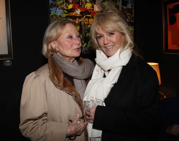 Michèle Morgan et Mylène Demongeot pour les 90 ans de Michèle Morgan, à Paris, le 1er mars 2010 !