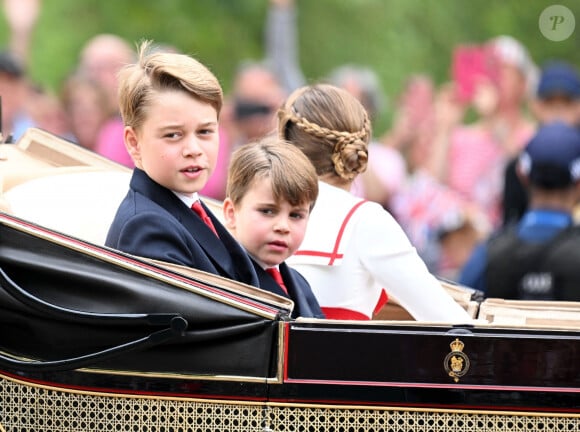 Meghan et Harry ne se sont pas rendus au défilé Trooping the Colour, organisé en l'honneur du roi Charles III.
Le prince George, le prince Louis de Galles - La famille royale d'Angleterre lors du défilé "Trooping the Colour" à Londres. Le 17 juin 2023.