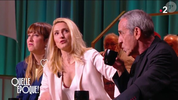 L'actrice et le journaliste étaient les invités de Léa Salamé de "Quelle époque !".
Julie Gayet et Thierry Adisson règlent leurs comptes dans "Quelle époque !", le 17 juin 2023.
