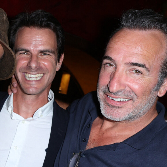 L'occasion pour l'acteur de réunir quelques amis lors d'une soirée exceptionnelle 
Exclusif - Nicolas Bedos, Christophe Brachet et Jean Dujardin lors du vernissage de l'exposition du photographe de plateau Christophe Brachet 'Les Coulisses du Cinema' organisé par Five Eyes Production au Buddha Bar à Paris, France le 19 juin 2023. 