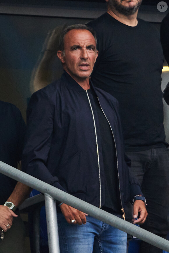 Nikos Aliagas - Célébrités dans les tribunes du match de football entre la France et la Grèce au Stade de France dans le cadre des éliminatoires pour l'Euro 2024, le 19 juin 2023. © Cyril Moreau/Bestimage