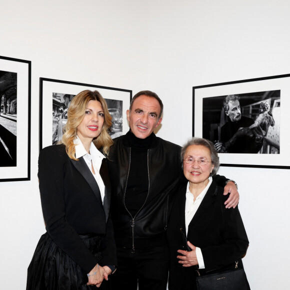 Exclusif - Nikos Aliagas entouré de sa femme Tina Grigoriou et de sa mère Harula Aliagas - Vernissage de l'exposition "Regards Vénitiens" de l'artiste photographe Nikos Aliagas au Palazzo Vendramin Grimani. Venise, le 3 Février 2023. © Dominique Jacovides / Bestimage