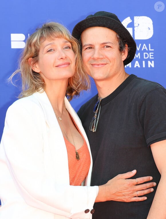 Caroline Anglade et son compagnon Nicolas Moreau à la seconde édition du festival du film de Demain au Ciné Lumière à Vierzon, France, le 3 juin 2023. © Coadic Guirec/Bestimage 