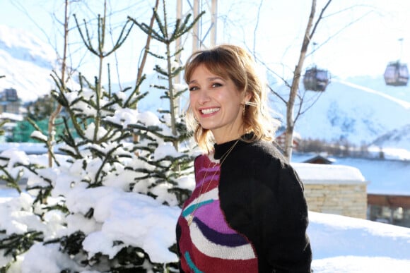 Actuellement à l'affiche de "38,5 quai des orfèvres" aux côtés de Didier Bourdon, l'actrice à dû faire face à une épreuve très douloureuse 
Caroline Anglade - Photocall du film "38,5 quai des orfèvres" dans le cadre du 26ème Festival de l'Alpe d'Huez le 21 Janvier 2023 . © Dominique Jacovides/Bestimage