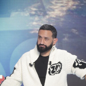 Exclusif - Cyril Hanouna sur le plateau de l'émission Touche pas à mon poste (TPMP) diffusée en direct sur C8 le 13 février 2023. © Jack Tribeca / Bestimage 