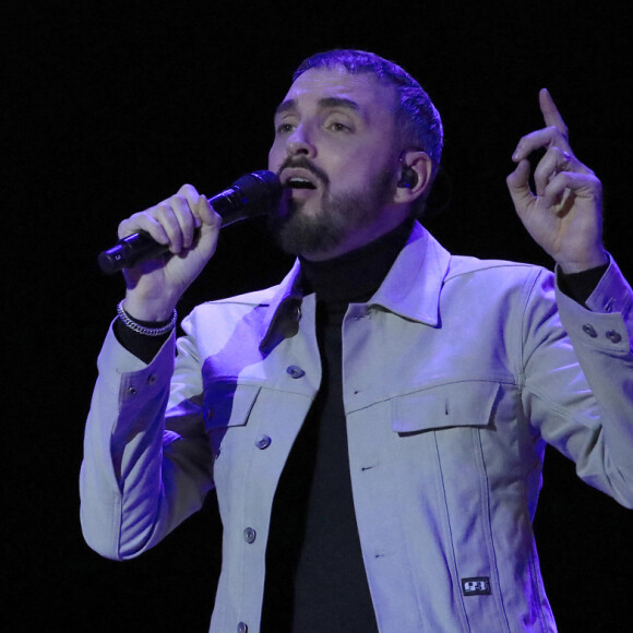 Christophe Willem - 9ème édition de "La nuit de la déprime" aux Folies Bergère à Paris le 30 janvier 2023. © Alain Guizard/Bestimage 