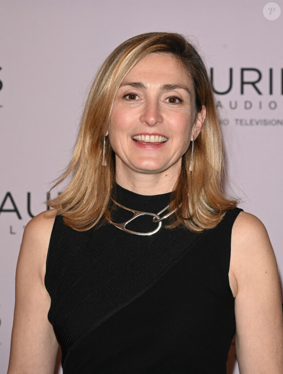 Julie Gayet - 28ème cérémonie des Lauriers de l'Audiovisuel au théâtre Marigny à Paris le 20 février 2023. Elle sera diffusée en différé sur TV5 Monde, pour la deuxième année consécutive, le 22 février. © Coadic Guirec/Bestimage