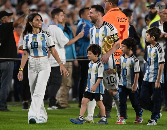 Lionel Messi, Antonella Roccuzzo et leurs enfants - Match amical de football amical entre l'Argentine contre le Panama à Buenos Aires le 23 mars 2023.