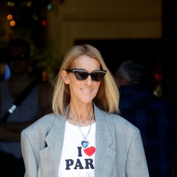 Celine Dion à la sortie de l'hôtel de Crillon à Paris pendant la fashion week Haute-Couture automne-hiver 2019/2020 le 3 juillet 2019.