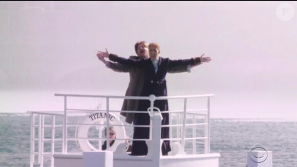 Céline Dion était l'invitée exceptionnelle de James Corden dans l'émission "Carpool Karaoke". La chanteuse québécoise a rejoué la scène mythique du film "Titanic", pour lequel elle a interprété la bande-originale. 