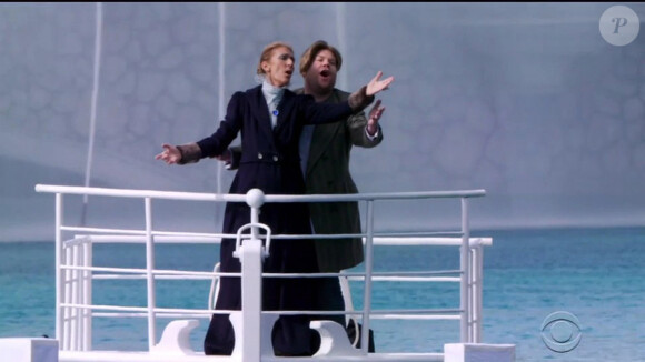 Il faut dire que cela fait penser à sa chanson dans Titanic.
Céline Dion était l'invitée exceptionnelle de James Corden dans l'émission "Carpool Karaoke". La chanteuse québécoise a rejoué la scène mythique du film "Titanic", pour lequel elle a interprété la bande-originale. 