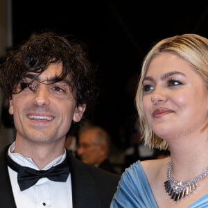 Sa progéniture aurait quelques ennuis de santé après avoir contracté la varicelle 
Florian Rossi et sa compagne Louane Emera - Montée des marches du film " The Idol " lors du 76ème Festival International du Film de Cannes, au Palais des Festivals à Cannes. Le 22 mai 2023 © Olivier Borde / Bestimage 