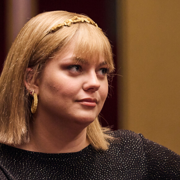 Exclusif - Louane Emera lors de l'enregistrement d'un Grand show de Noël "Christmas Show" imaginé par B.Biolay avec une pléiade d'artistes prestigieux au Casino de Paris, France, le 29 septembre 2022, diffusé sur Canal+, le 21 décembre 2022.. © Cyril Moreau/Bestimage 