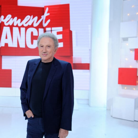 Exclusif - Michel Drucker - Enregistrement de l'émission "Vivement dimanche" au studio Gabriel, présentée par M.Drucker, diffusée sur France 3 le 4 septembre 2022. © Guillaume Gaffiot / Bestimage