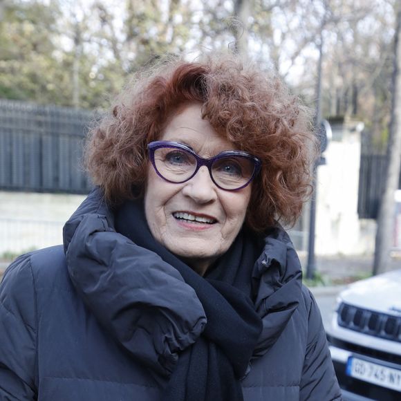 Andréa Ferréol - Arrivées des people lors de l'enregistrement de l'émission "Vivement Dimanche" au Studio Gabriel à Paris le 12 décembre 2022. L'émission sera diffusée le 25 décembre 2022.