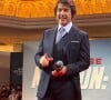 L'occasion pour elle de retrouver Tom Cruise, le héros de la saga
 
Tom Cruise signe des autographes lors de la première de "Mission Impossible 7" à Abou Dabi (Emirats arabes unis), le 26 juin 2023.