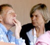 C'est sa famille, dont son époux Patrick Poivre d'Arvor, qui a annoncé la nouvelle ce vendredi 30 juin 2023 dans "Le Figaro".
Patrick Poivre d'Arvor et sa femme Véronique - Demi-finale du masters de tennis de Monte-Carlo.
