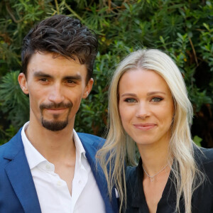 Marion Rousse émue, revient sur un épisode tragique
 
Exclusif - les coureurs cyclistes Julian Alaphilippe et sa compagne Marion Rousse - Arrivées de l'émission "Vivement Dimanche", au Studio Gabriel à Paris, France. © Christophe Clovis / Bestimage