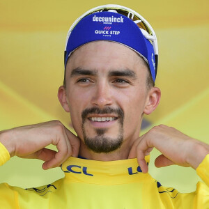 "Là, en direct, je l'ai vu dans un fossé, j'ai eu l'impression que mon monde s'effondrait et j'ai vu ma vie défiler", raconte Marion Rousse
 
Julian Alaphilippe (FRA) Deceuninck - Quick Step - Tour de France 2019 - Etape 16 - Nîmes le 23 juillet 2019. © Vereecken/Panoramic/Bestimage