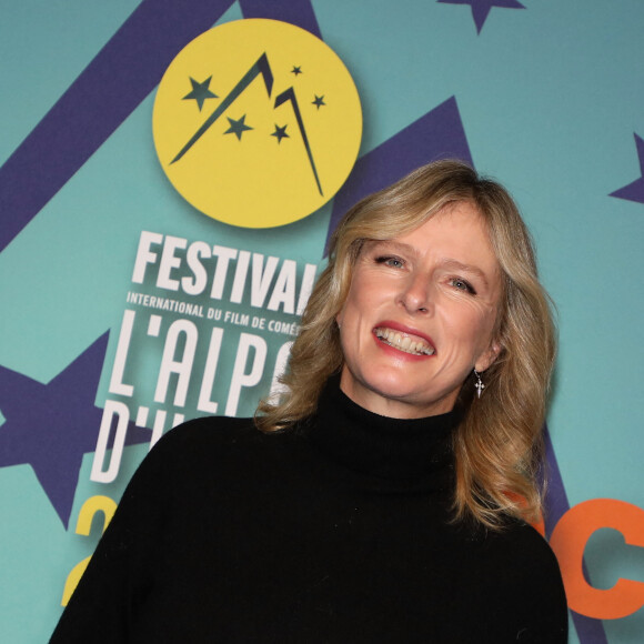 Karin Viard (présidente du jury) au photocall de la cérémonie d'ouverture du 26ème festival international du film de comédie de l'Alpe d'Huez le 16 janvier 2023. © Dominique Jacovides / Bestimage 