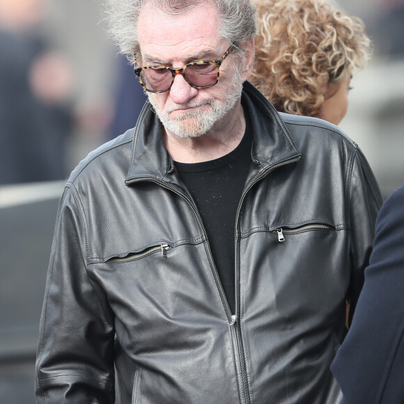 Une attitude qui a profondément agacé le chanteur... 

Eddy Mitchell lors des obsèques de Véronique Colucci au cimetière communal de Montrouge, le 12 avril 2018.