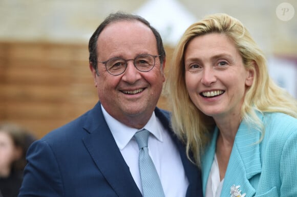 Francois Hollande et Julie Gayet lors du festival Soeurs Jumelles, Rencontre de la musique et de l'image à Rochefort le 1er juillet 2023. © Franck Castel / Bestimage 