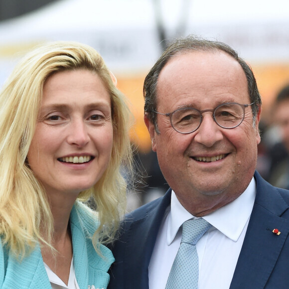 Francois Hollande et Julie Gayet lors du festival Soeurs Jumelles, Rencontre de la musique et de l'image à Rochefort le 1er juillet 2023. © Franck Castel / Bestimage 