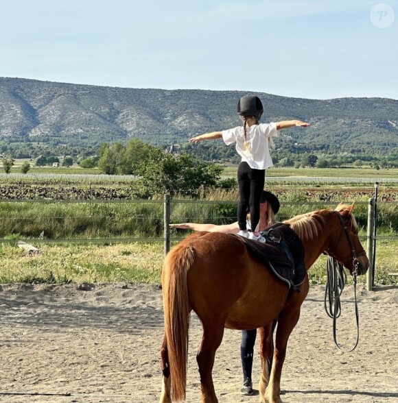 Laetitia Milot partahe tout avec ses followers sur Instagram. Photo de sa fille Lyana !