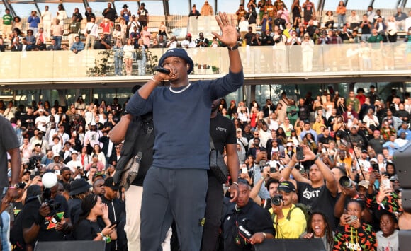 "C'est dramatique qu'un petit de 17 ans meurt comme ça. C'est dramatique", a déclaré Ninho
Showcase de Ninho lors de la soirée des 20 ans du Quai 54 au stade Roland Garros à Paris le 2 juillet 2023. © Veeren / Bestimage 