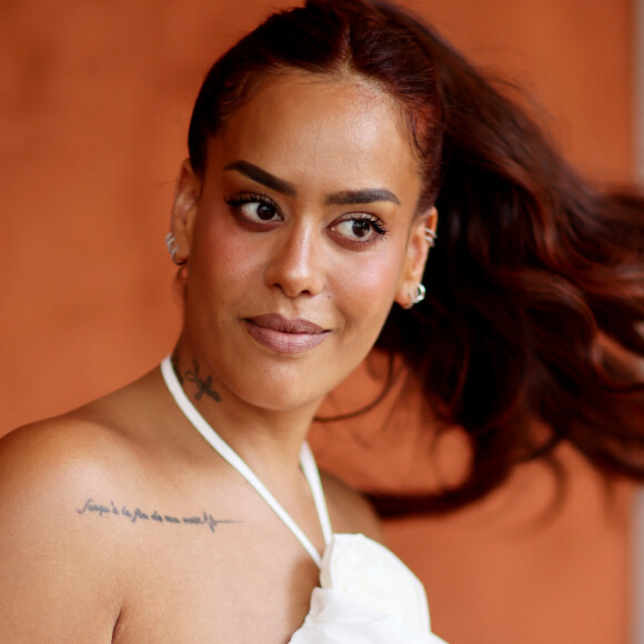 Vous aussi, donnez le prénom le plus beau du monde à votre fille.
Amel Bent - Célébrités au Village lors des Internationaux de France de tennis de Roland Garros 2023 à Paris . © Jacovides-Moreau/Bestimage