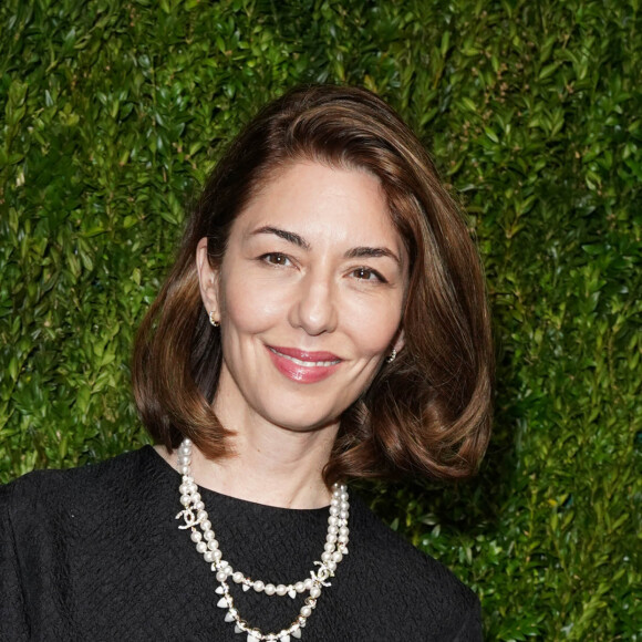 Ce sont des études corroborées par ChatGPT qui ont permis de dévoiler ce si joli prénom à donner à une fille.
Sofia Coppola au photocall du "16ème Dîner des Artistes" organisé par Chanel lors du festival de Tribeca à New York, le 13 juin 2023.