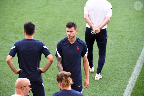 Lucas Hernandez - Les joueurs de l'équipe de France de football s'entrainent à Budapest pour l'Euro 2020 le 22 juin 2021. © Anthony Bibard / FEP / Panoramic / Bestimage