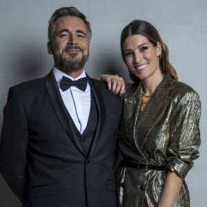 Il a confié ne pas ressentir de lassitude vis-à-vis de ce programme
Exclusif - Olivier Minne et Laury Thilleman en backstage lors la 37ème cérémonie des Victoires de la musique à la Seine musicale de Boulogne-Billancourt, le 11 février 2022. © Cyril Moreau / Tiziano Da Silva / Bestimage 