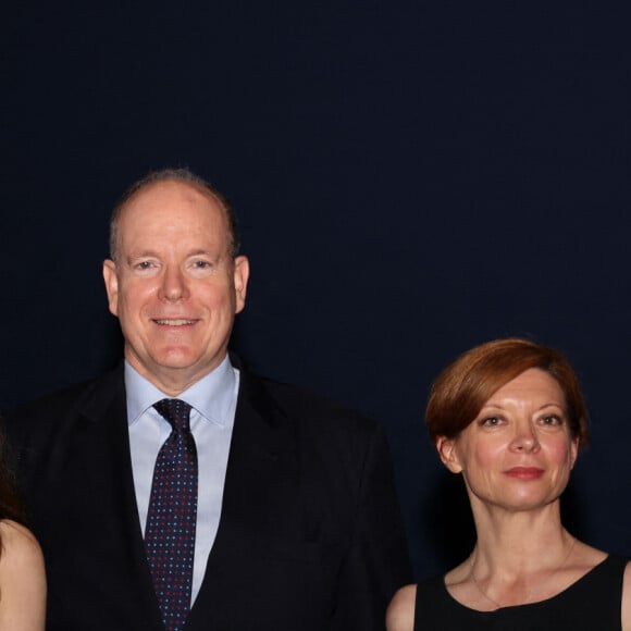 Exclusif - Le prince Albert II de Monaco, en compagnie de sa nièce la princesse Alexandra de Hanovre et son fiancé Ben Strautmann a visité la nouvelle exposition de l'été du Grimaldi Forum à Monaco, "Monet en pleine lumière", le 6 juillet 2023. © Claudia Albuquerque/Bestimage 