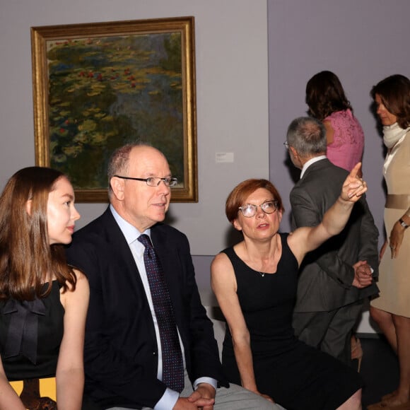 Exclusif - Le prince Albert II de Monaco, en compagnie de sa nièce la princesse Alexandra de Hanovre et son fiancé Ben Strautmann a visité la nouvelle exposition de l'été du Grimaldi Forum à Monaco, "Monet en pleine lumière", le 6 juillet 2023 © Claudia Albuquerque/Bestimage 