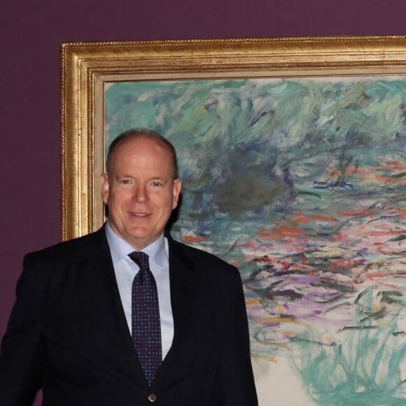 Exclusif - Le prince Albert II de Monaco, en compagnie de sa nièce la princesse Alexandra de Hanovre et son fiancé Ben Strautmann a visité la nouvelle exposition de l'été du Grimaldi Forum à Monaco, "Monet en pleine lumière", le 6 juillet 2023.  © Claudia Albuquerque/Bestimage 