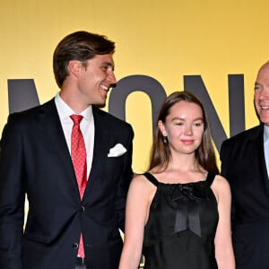 Et l'entente est parfaite avec la famille, notamment avec son oncle Albert. 
Exclusif - Le prince Albert II de Monaco, en compagnie de sa nièce la princesse Alexandra de Hanovre et son fiancé Ben Strautmann a visité la nouvelle exposition de l'été du Grimaldi Forum à Monaco, "Monet en pleine lumière", le 6 juillet 2023. © Bruno Bebert/Bestimage 