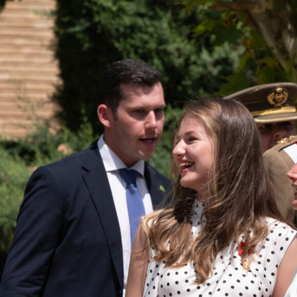Sofia, la soeur de Leonor, était absente.
Le roi Felipe VI et la reine Letizia d'Espagne, présentent les Despachos et les nominations aux nouveaux officiers de l'armée et de la garde civile à Saragosse, Espagne, le 7 juillet 2023. 