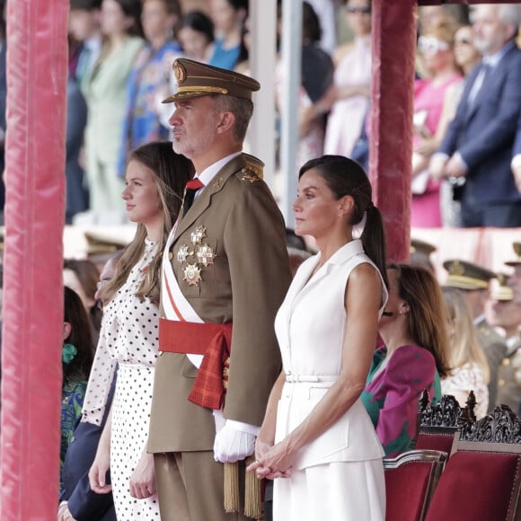 Le roi Felipe VI et la reine Letizia d'Espagne, présentent les Despachos et les nominations aux nouveaux officiers de l'armée et de la garde civile à Saragosse, Espagne, le 7 juillet 2023. 