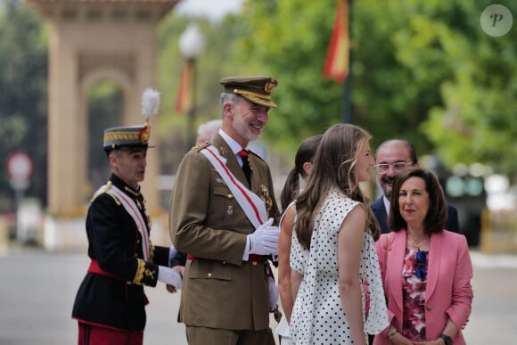 Le roi Felipe VI et la reine Letizia d'Espagne, présentent les Despachos et les nominations aux nouveaux officiers de l'armée et de la garde civile à Saragosse, Espagne, le 7 juillet 2023. 