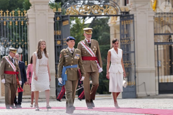 Le roi Felipe VI et la reine Letizia d'Espagne, présentent les Despachos et les nominations aux nouveaux officiers de l'armée et de la garde civile à Saragosse, Espagne, le 7 juillet 2023. 