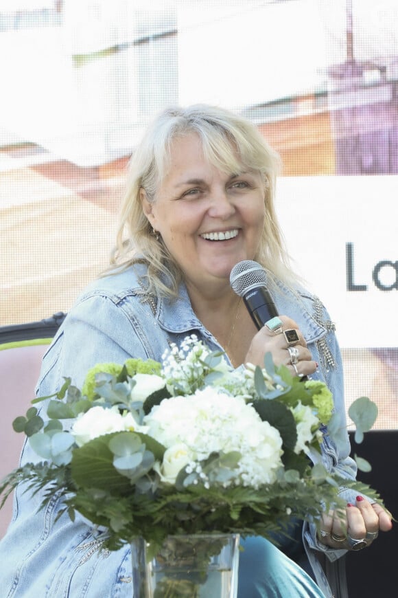 Valérie Damidot présente tout l'été Les Plus belle vacances sur TF1. 
Valérie Damidot au Festival des Livres et des Artistes organisé par l'association "Lecture pour Tous" engagée dans la lutte contre l'illettrisme au Mail Branly à Paris le2 juillet 2022. © Pierre Perusseau/ Jack Tribeca / Bestimage