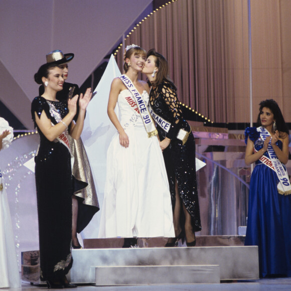 En 2021, le tribunal correctionnel de Thonon-les-Bains a condamné le conducteur à deux ans de prison ferme pour homicide involontaire.
En France, à Paris, lors de l'Election de Miss France 1990, sur le podium, Gaelle Voiry Miss France 90 entourée de ses dauphines Karine Richefeu 2ème dauphine, Céline Marteau 1ère dauphine, Florence Olivier 3ème dauphine et Geneviève de Fontenay en décembre 1989
