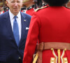 Et le deuxième lorsque Joe Biden a à nouveau semblé absent.
Le roi Charles III d'Angleterre reçoit le président américain Joe Biden lors d'une cérémonie de bienvenue dans le quadrilatère du château de Windsor, dans le Berkshire, Royaume Uni, le 10 juillet 2023, lors de la visite du président Biden au Royaume-Uni. 